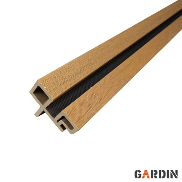 WPC apdailos kampinis profilis Gardin Wall Black, cinamono-tiko rudos spalvos su juodu intarpu
