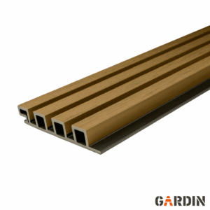 WPC fasado dailylentė Gardin Deco Wall Black, cinamono-tiko rudos spalvos, rumbuotas profilis su juodais grioveliais