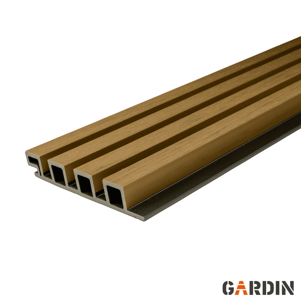 WPC fasado dailylentė Gardin Deco Wall Black, cinamono-tiko rudos spalvos, rumbuotas profilis su juodais grioveliais